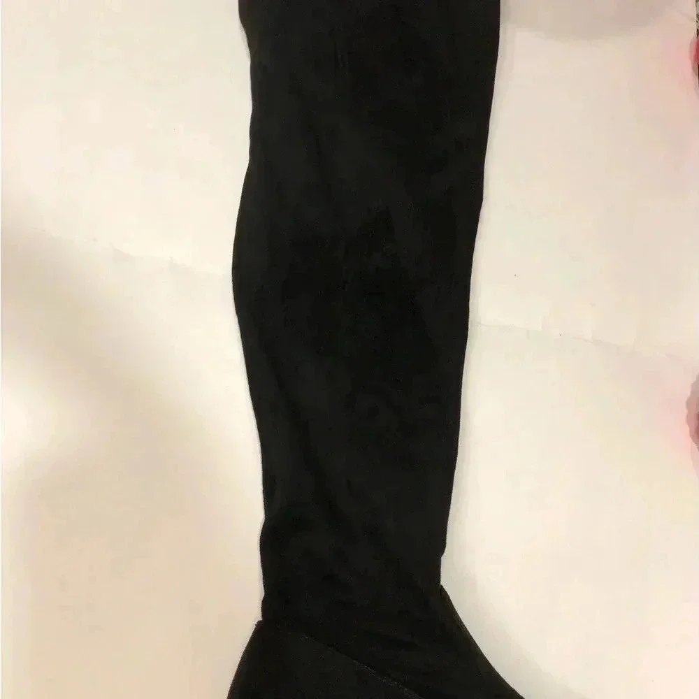 Over the knee stretch boots